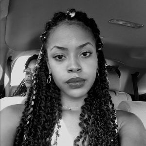 Meet your Posher, Jillian